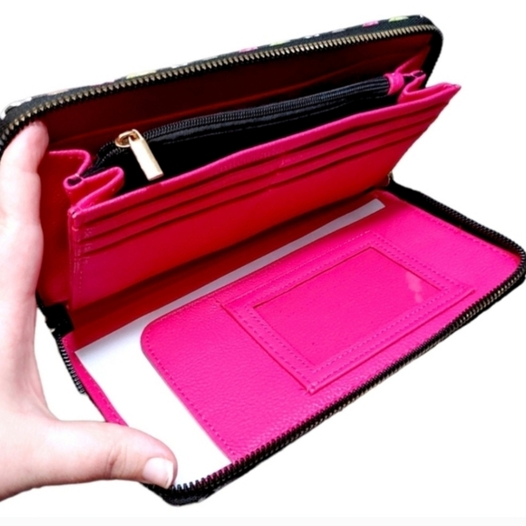 Betsey Johnson Wallet - Picture 2 of 3